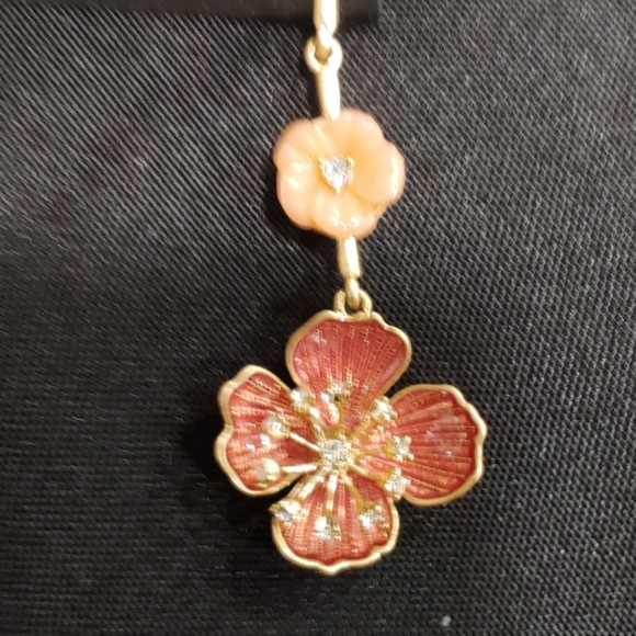 Hanami linear earrings - Picture 2 of 4